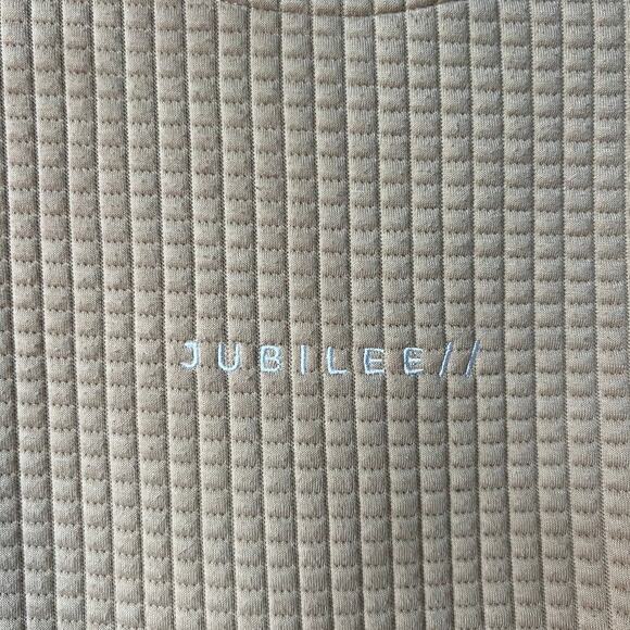 Jubilee Apparel Beige Quilted Crew Neck Sweatshirt Size S - Picture 4 of 6